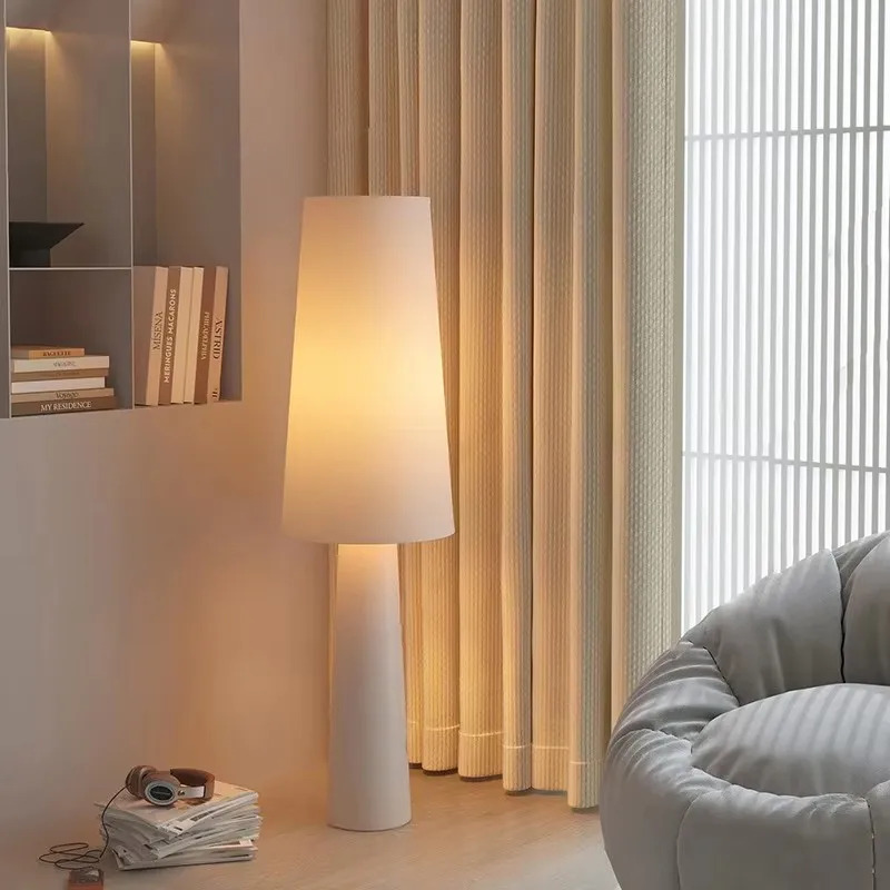 Lampadaire Halden - Design minimaliste scandinave
