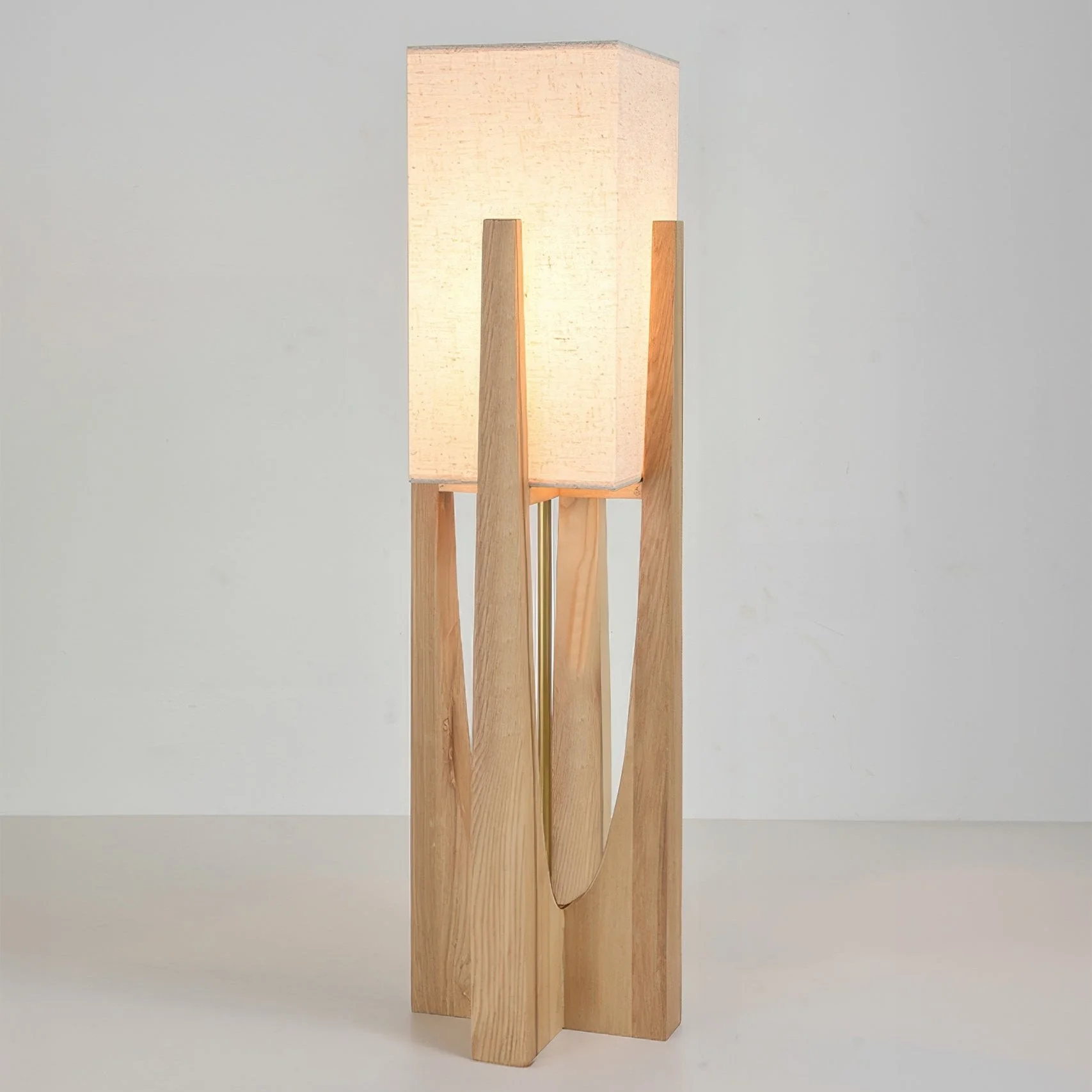 Ribe Floor Lamp – Scandinavian Minimalist Design – Image 3